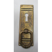 Kulcslyukcímer fogantyúval, függőleges, sárgarézből "Jugendstil-Art-Deco", 34x96 mm 